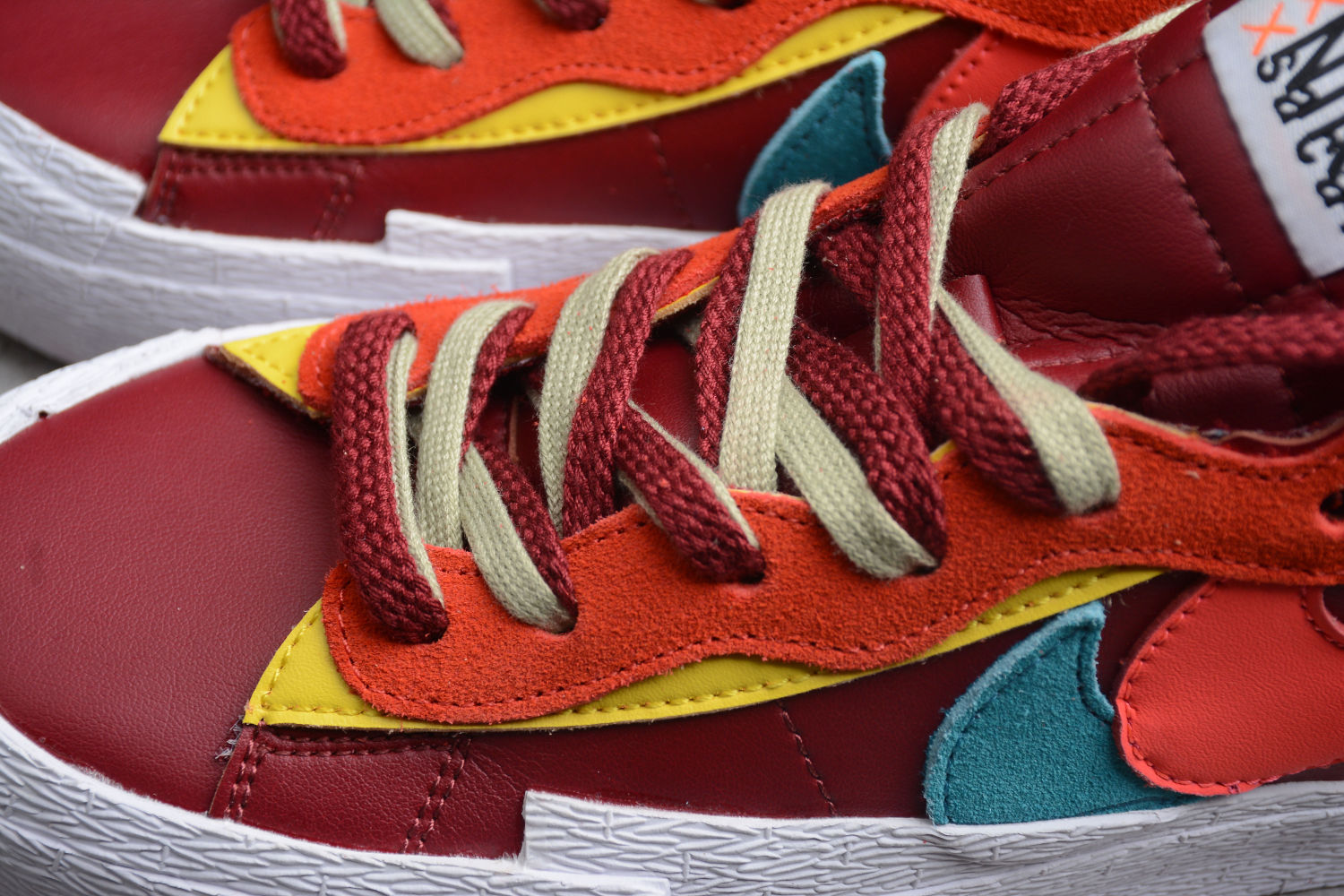 Nike Blazer Low sacai KAWS Red DM7901-600