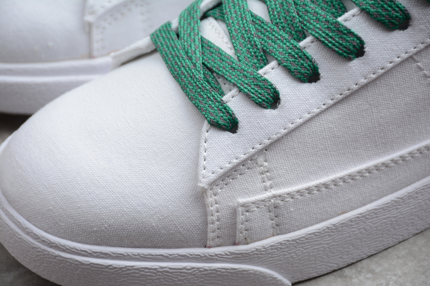 Nike SB Blazer Low LX White Green Reflective Silver AV9371-718