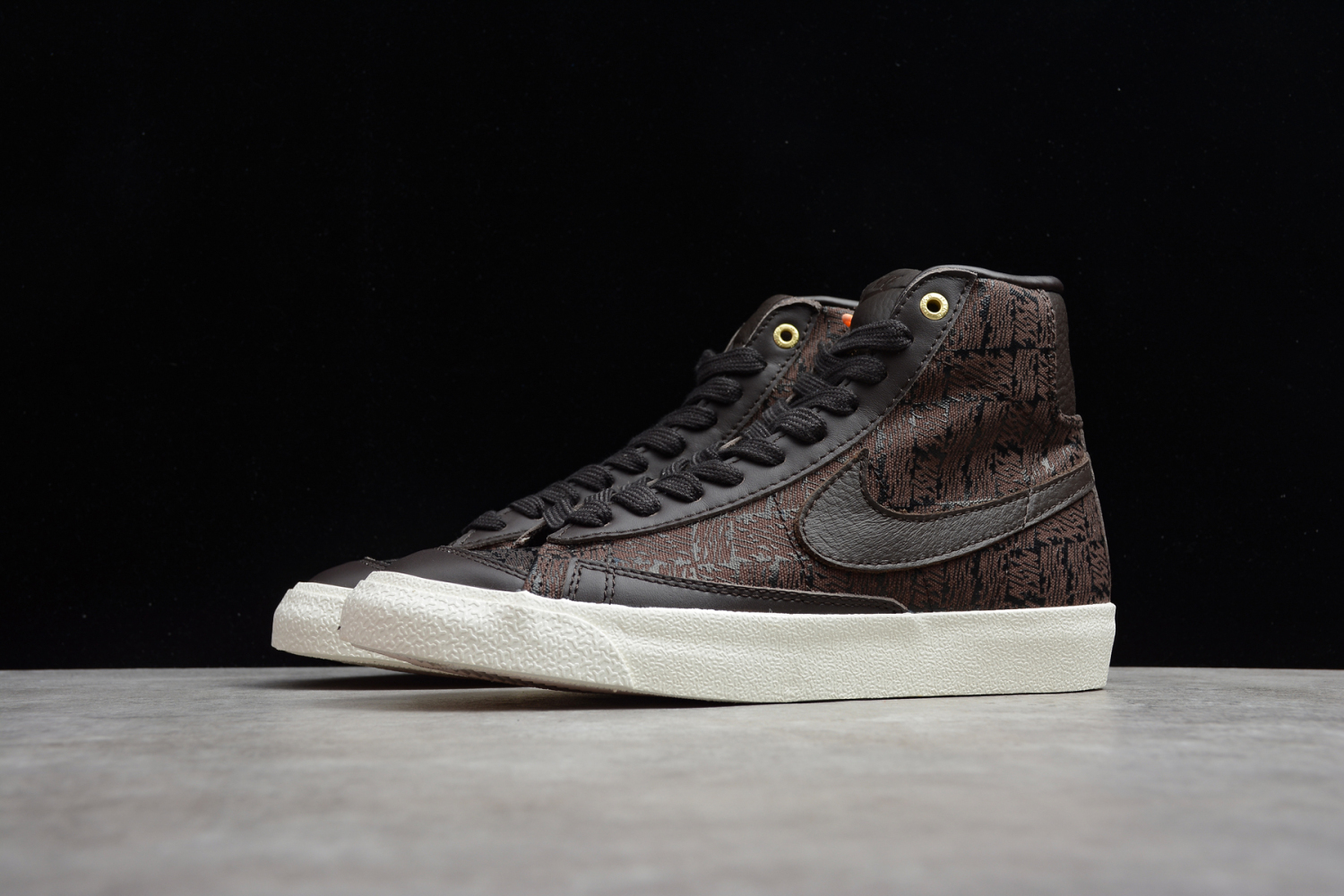 NIKE BLAZER MID 77 DA4299-200
