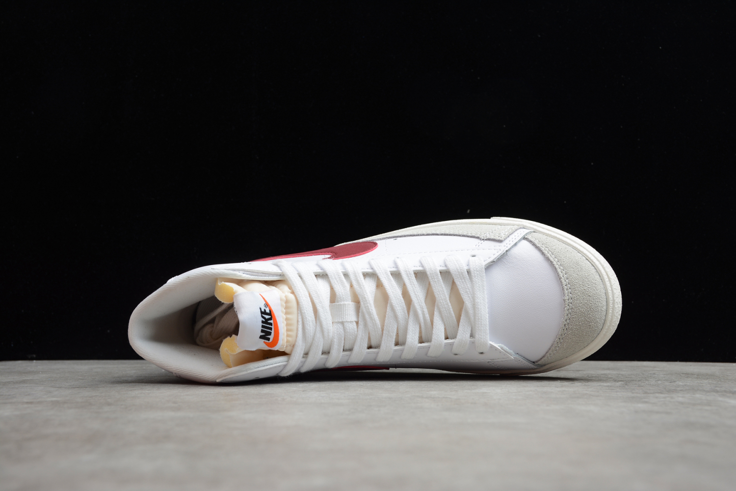 NIKE BLAZER MID 77  BQ6806-102
