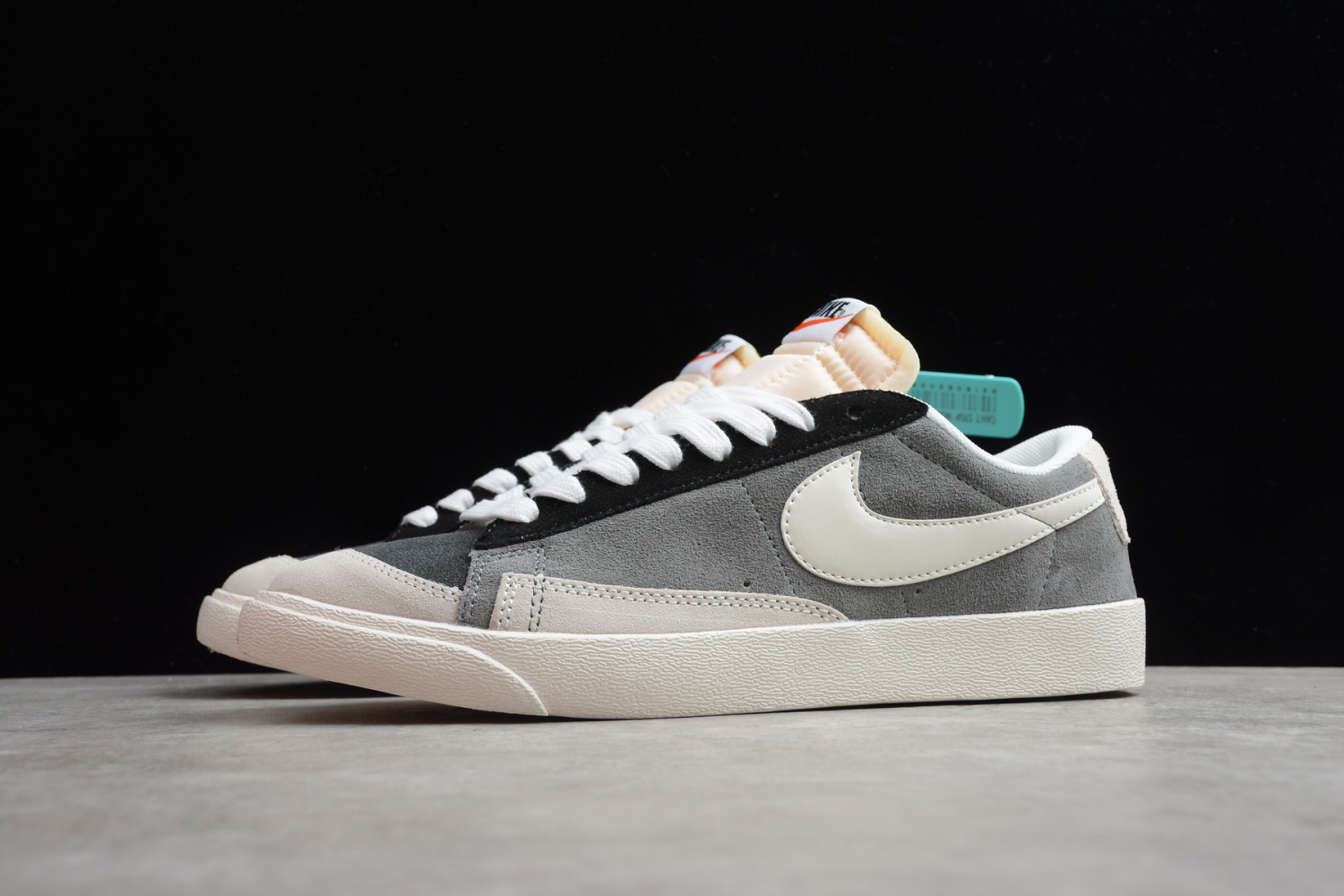 Nike Blazer Low QS Carbone Grey/Light Grey-Black BQ1167-009