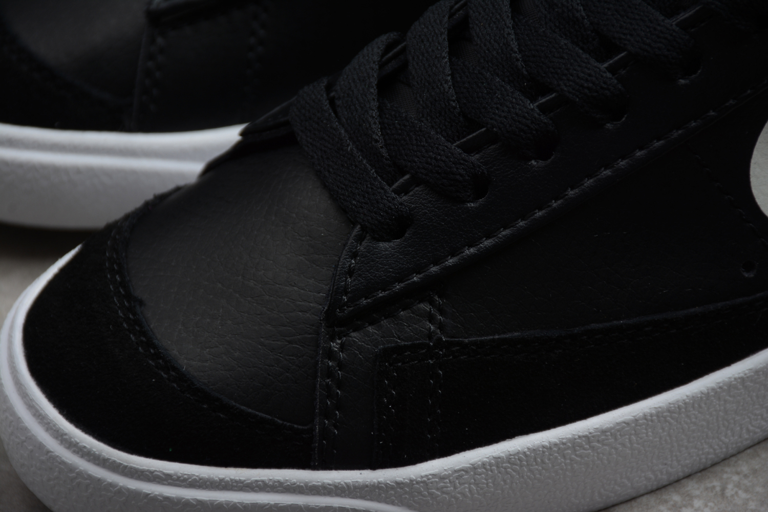 Nike Blazer Mid 77   DA4651 001
