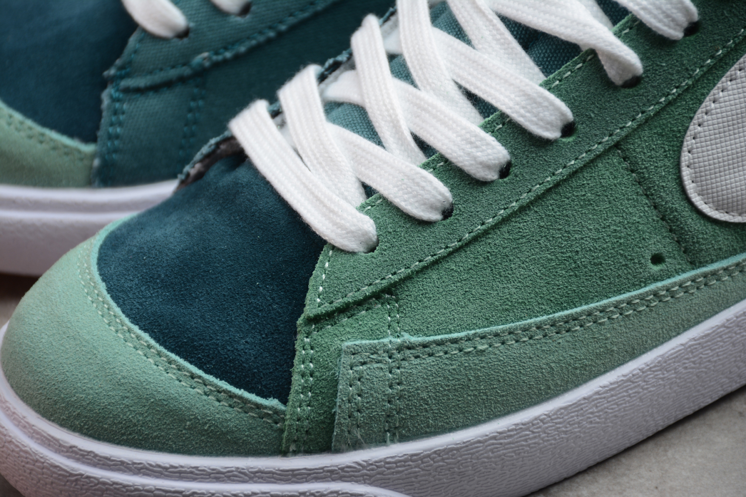 Nike Blazer Mid 77 Vintage Jade Ash Green - CZ4609-300