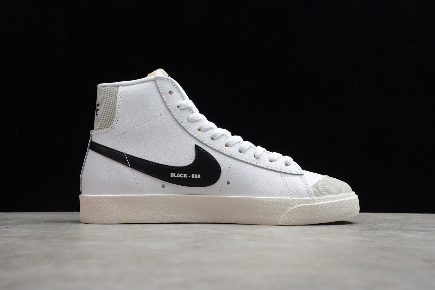 Wmns Nike SB Blazer Mid 77 Color Code White Red Green DA2142-146