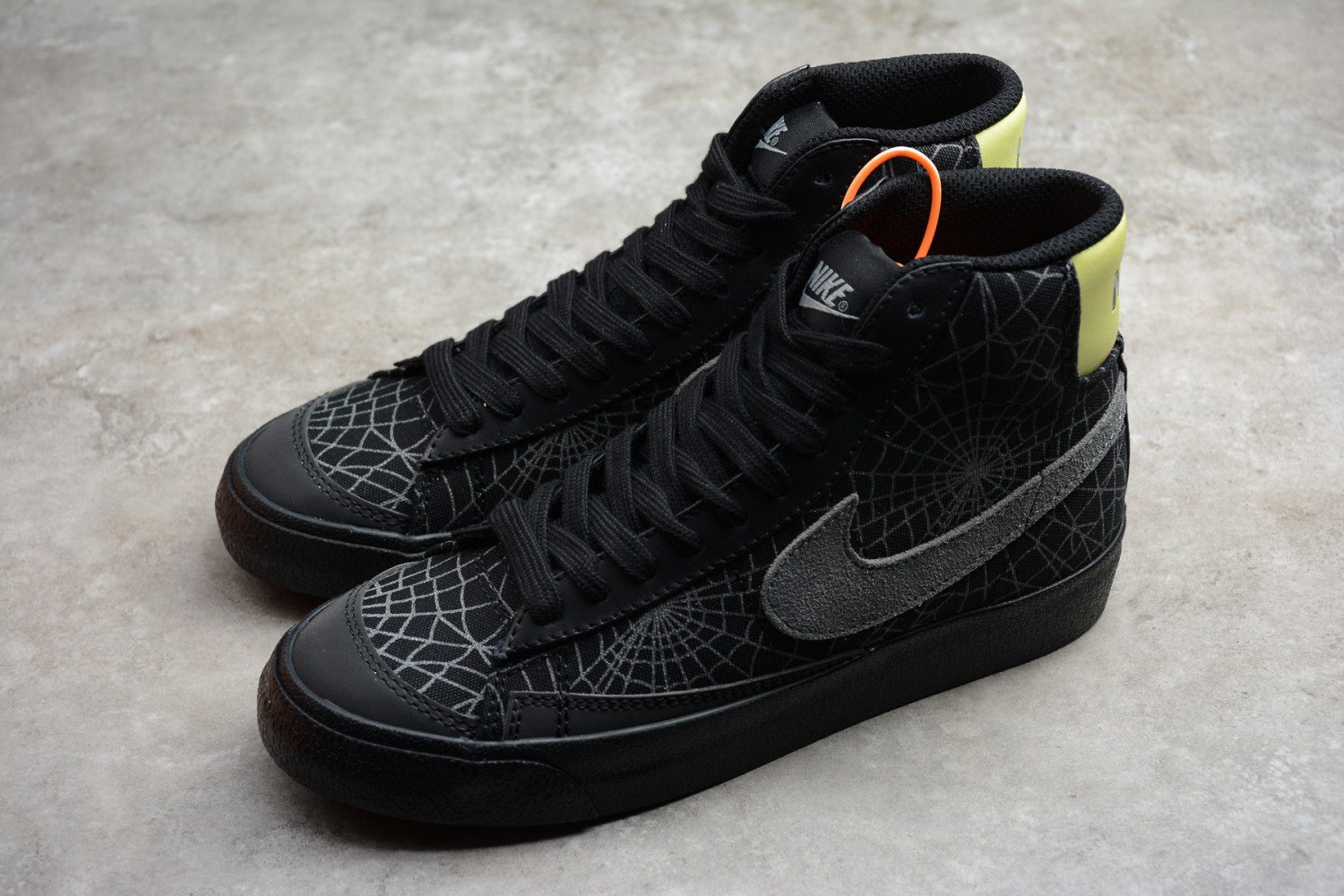 NIKE BLAZER MID 77  DC1929-001