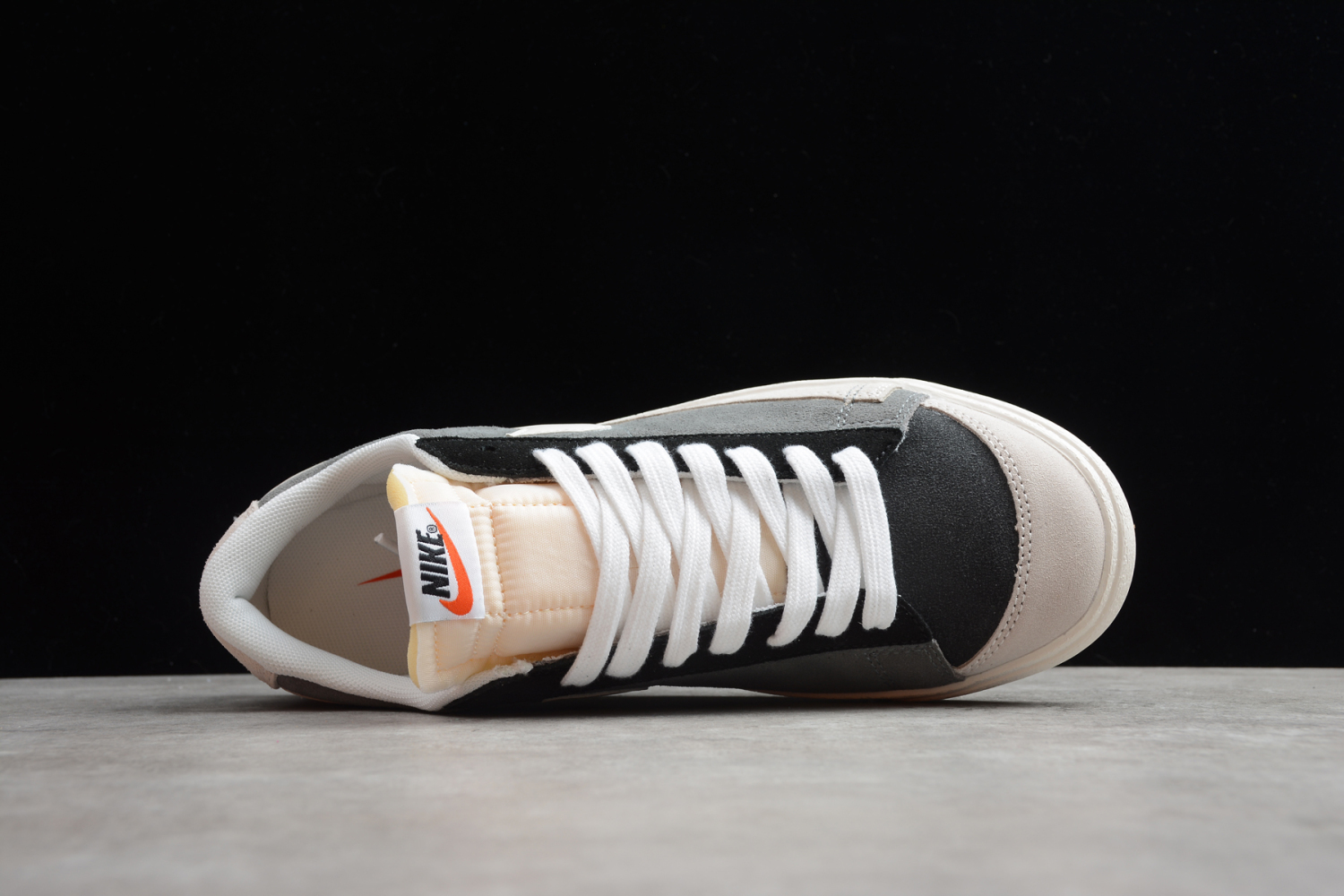 Nike Blazer Low QS Carbone Grey/Light Grey-Black BQ1167-009