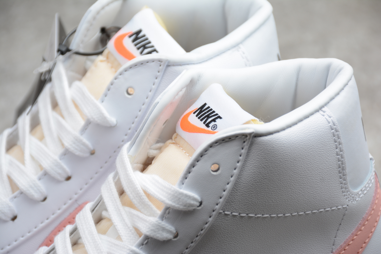 Nike Blazer Mid 77 White Atomic Pink (W)  CZ1055-110