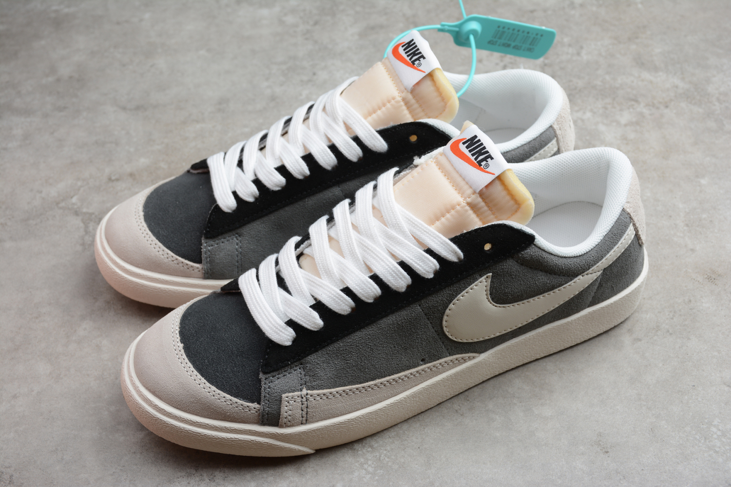 Nike Blazer Low QS Carbone Grey/Light Grey-Black BQ1167-009