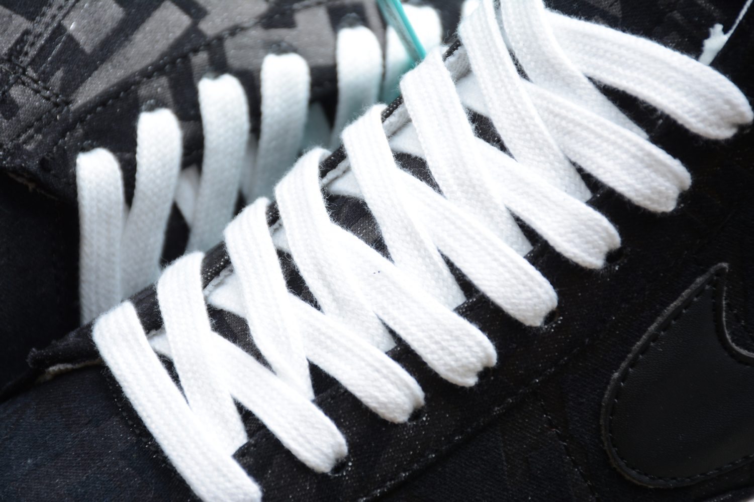 Nike Blazer Mid Black Oil Cloth AV9372-006