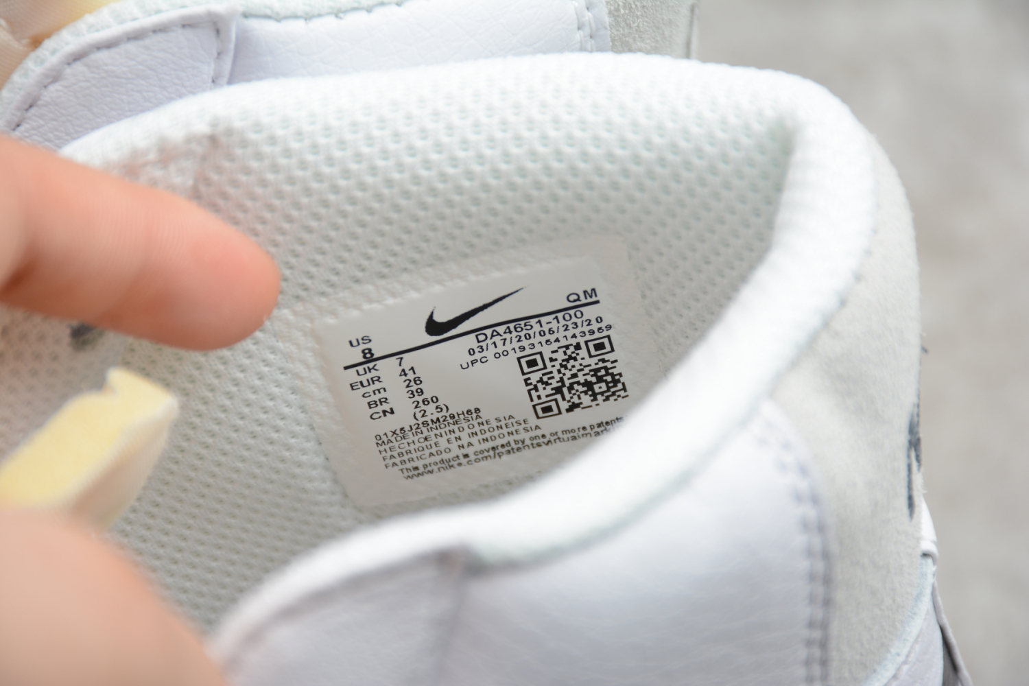 NIKE BLAZER MID 77 REVERSE LOGO DA4651-100
