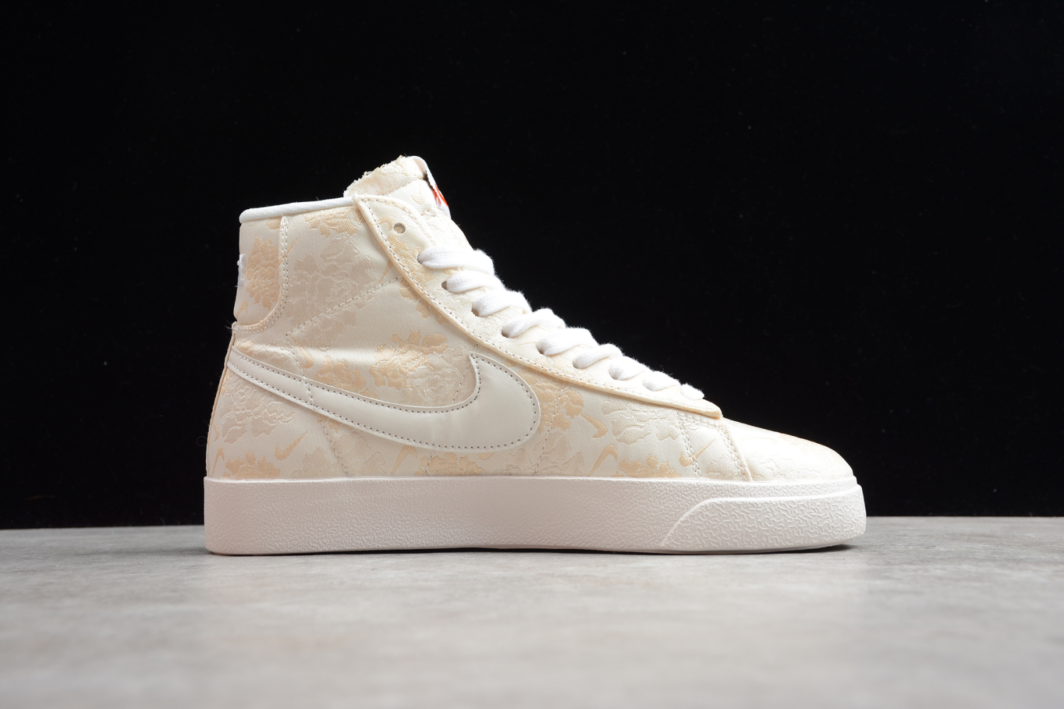 Nike Blazer Mid QS HH Ivory White Beige Snatch  AT4144-100