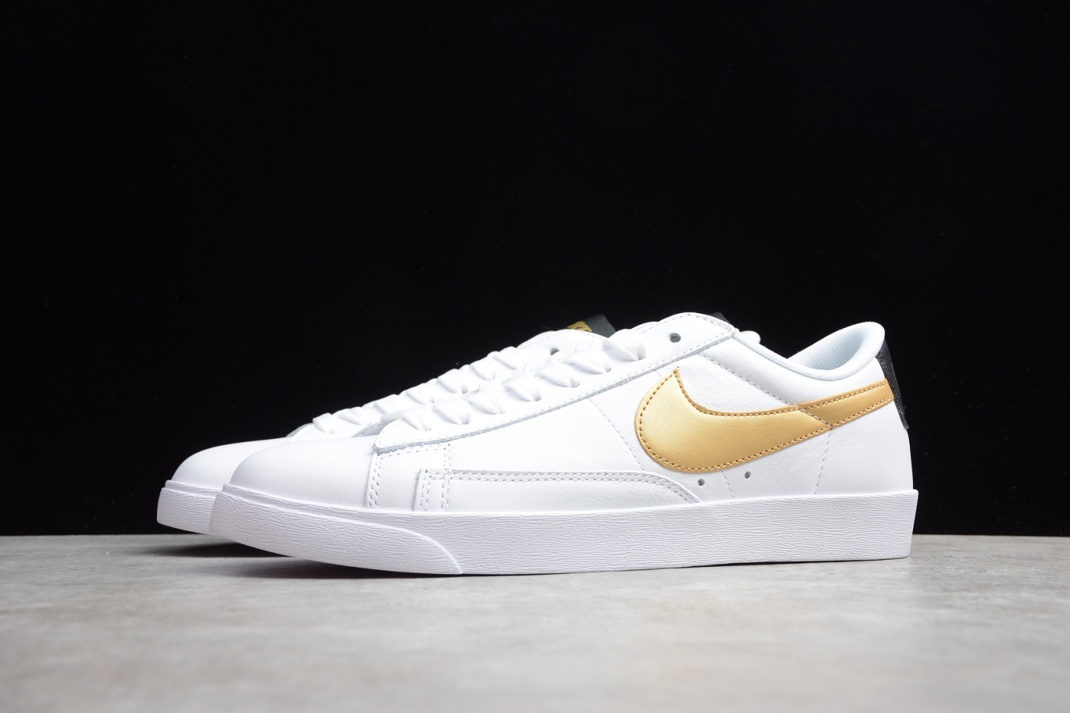 Nike Blazer Low QS HH White Metallic Gold Black AV9370-107