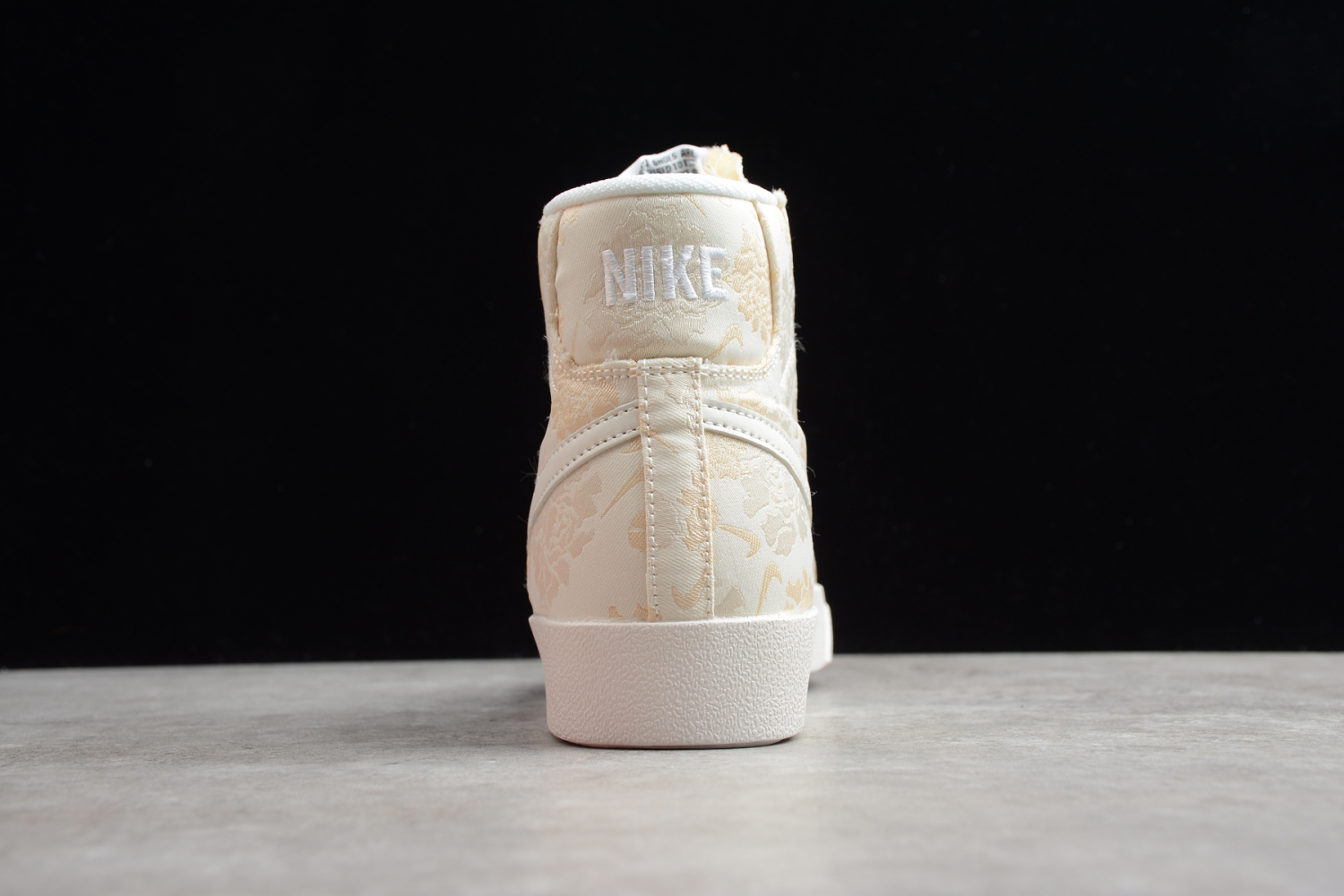 Nike Blazer Mid QS HH Ivory White Beige Snatch  AT4144-100