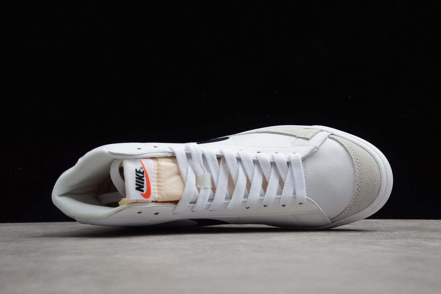 NIKE BLAZER MID 77 REVERSE LOGO DA4651-100