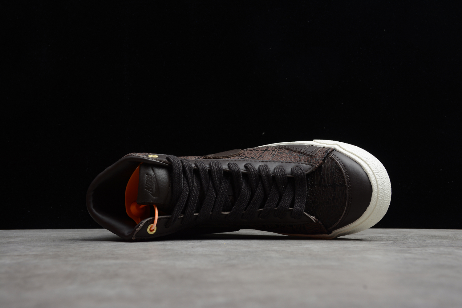NIKE BLAZER MID 77 DA4299-200