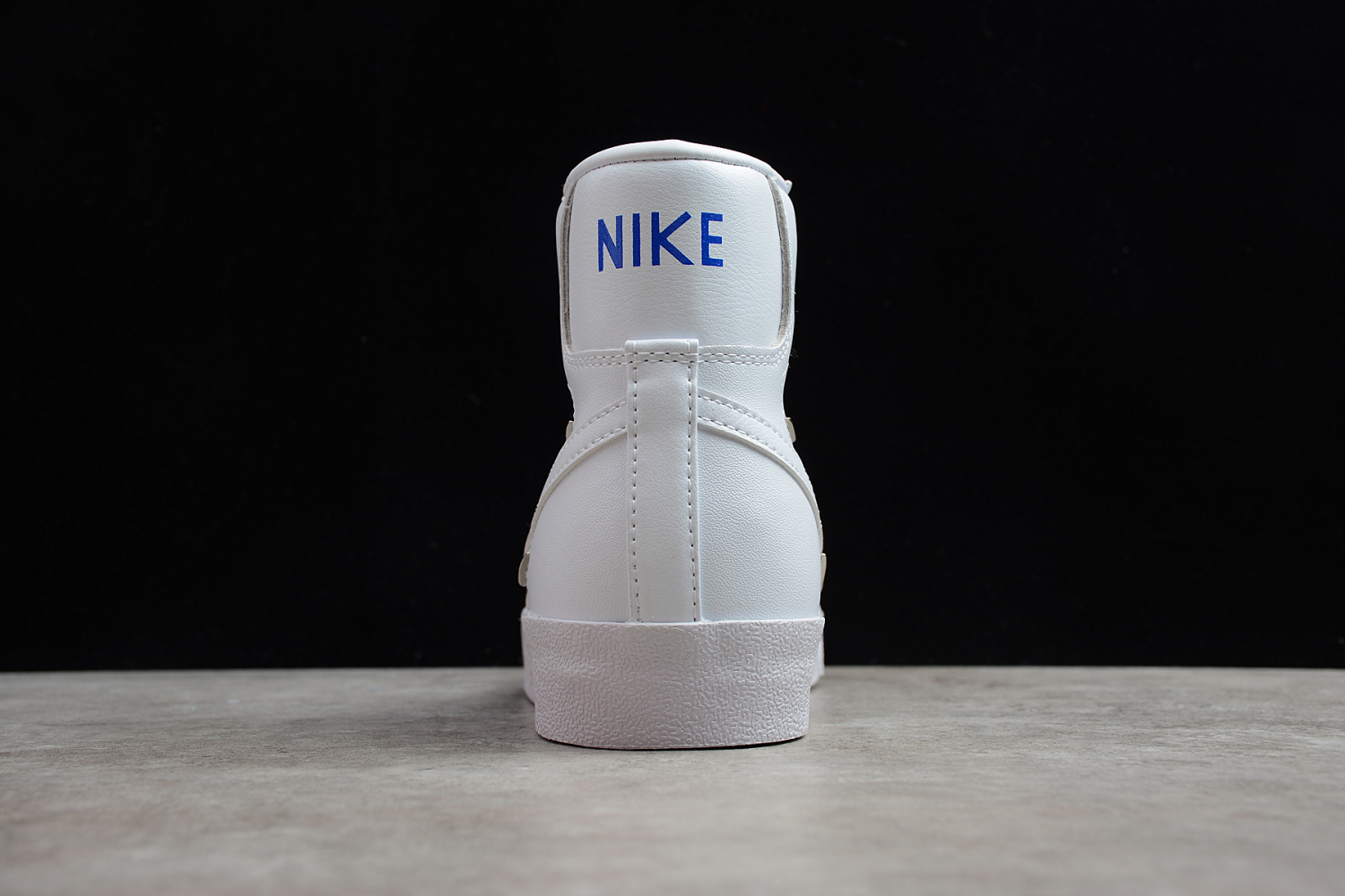 NIKE BLAZER MID 77 LX  CZ4627-100