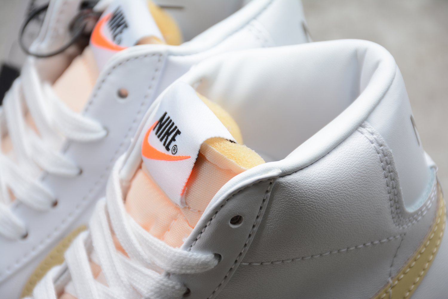 NIKE BLAZER MID 77 CZ1055-109