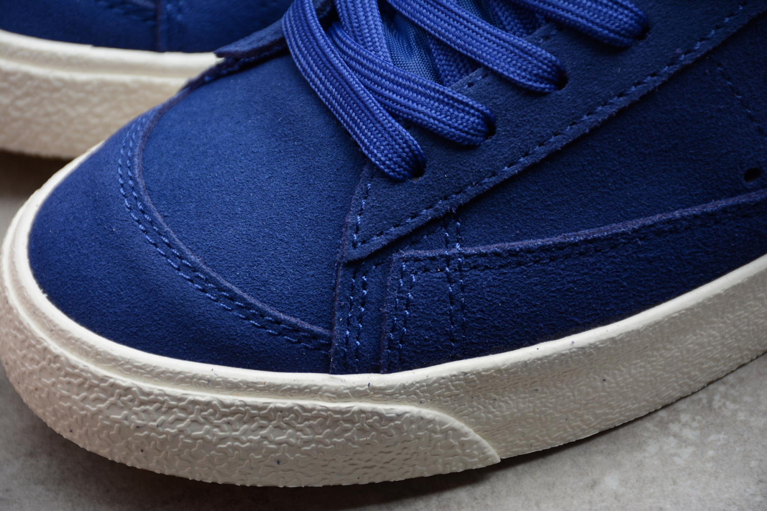 Nike Blazer Mid 