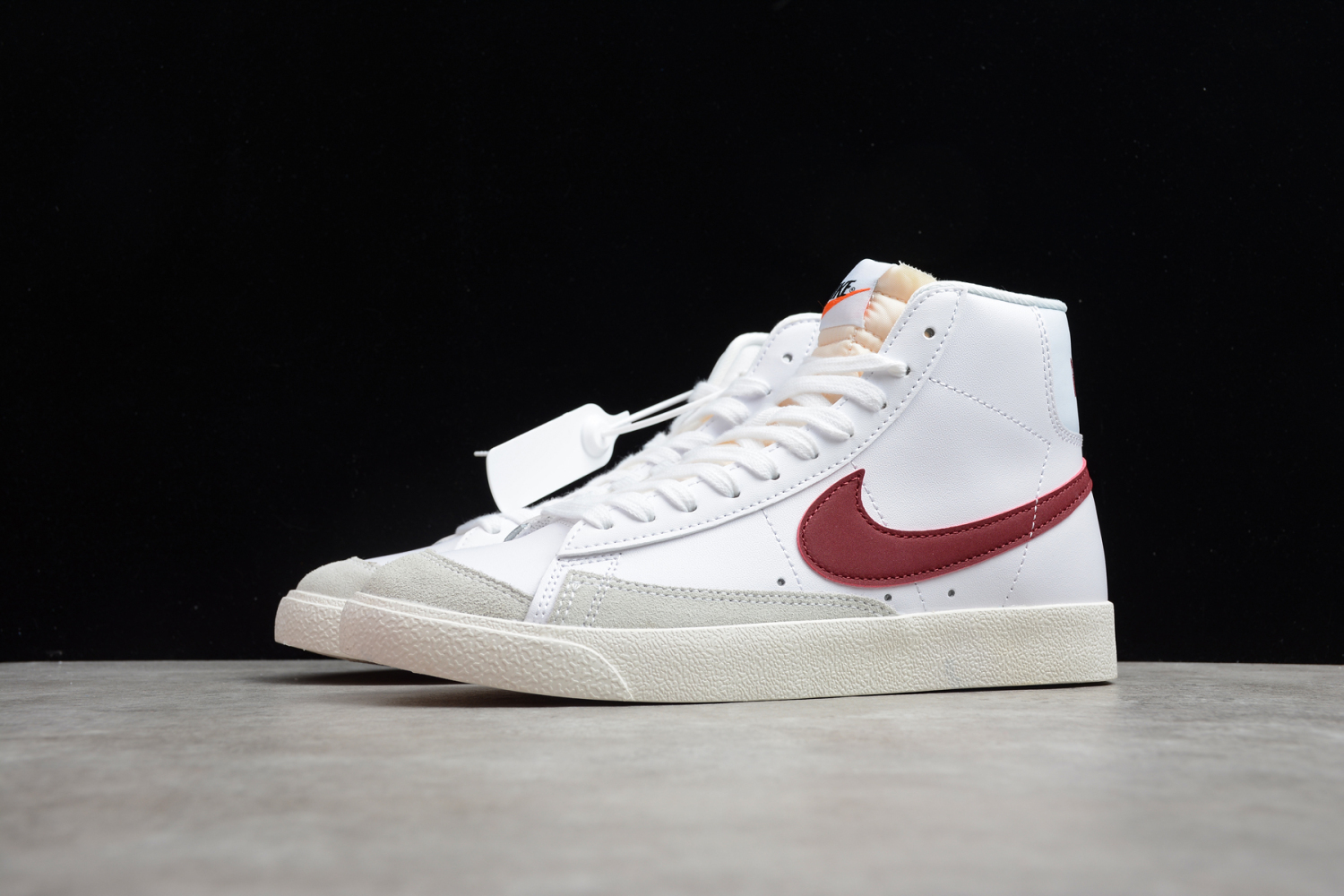 NIKE BLAZER MID 77  BQ6806-102