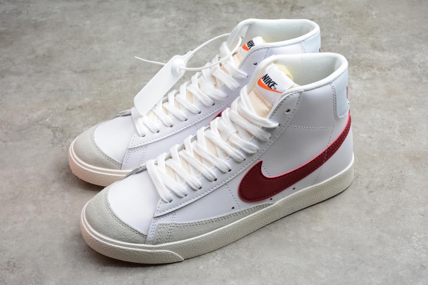 NIKE BLAZER MID 77  BQ6806-102