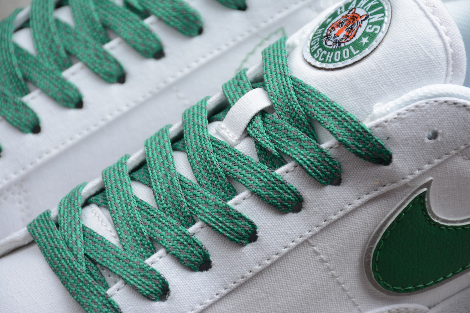 Nike SB Blazer Low LX White Green Reflective Silver AV9371-718