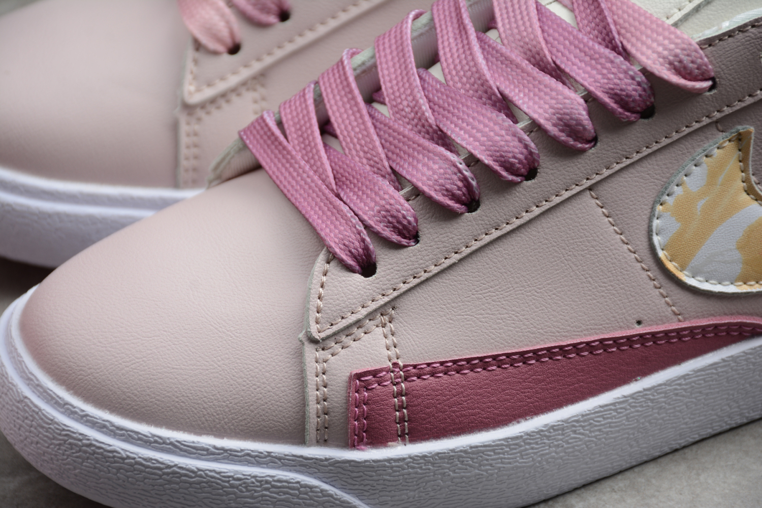Nike Blazer Low GS White Pink Water Red CZ8688-666