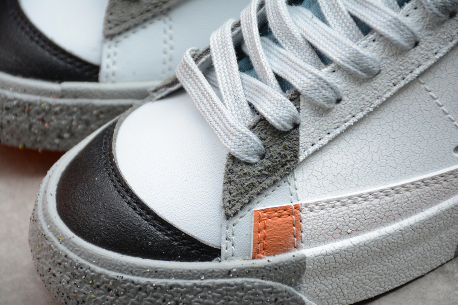 NIKE BLAZER MID 77 SHANGHAI DC9170-001