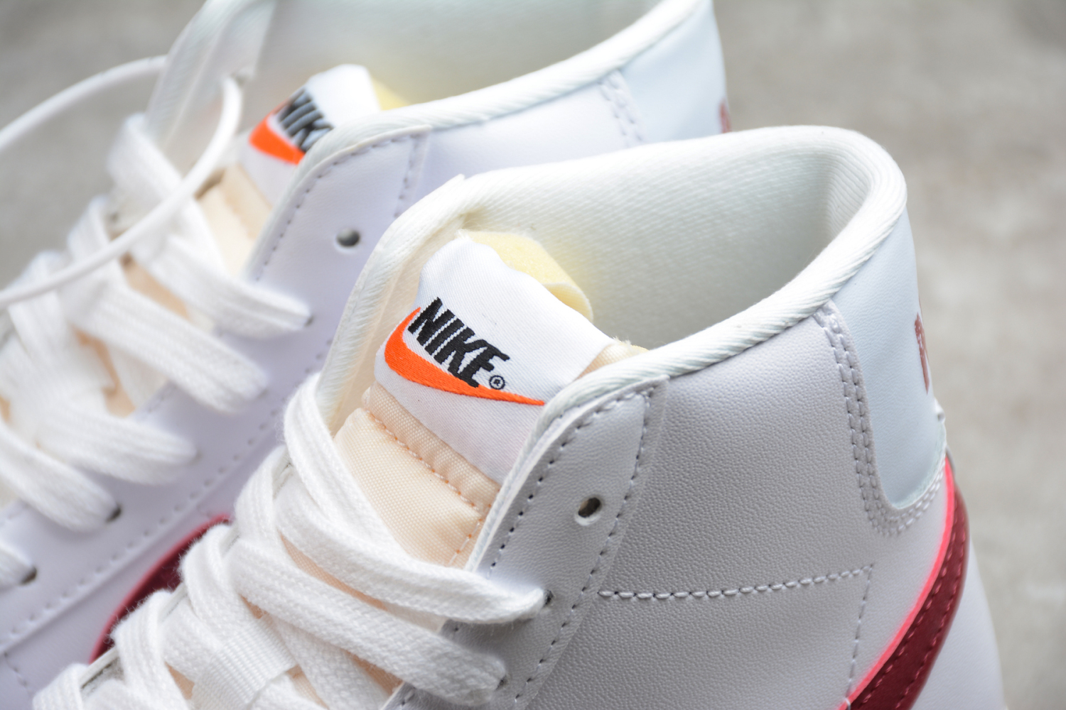 NIKE BLAZER MID 77  BQ6806-102