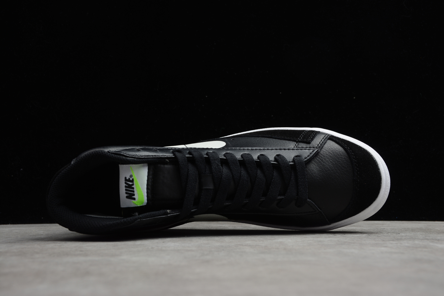Nike Blazer Mid 77   DA4651 001