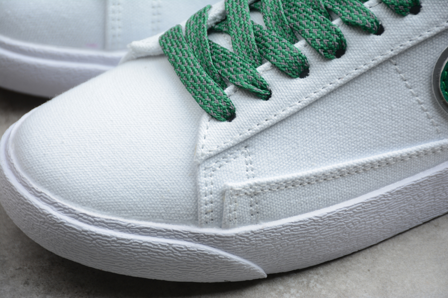 New Nike Blazer Low White Green For Sale AV9371-980