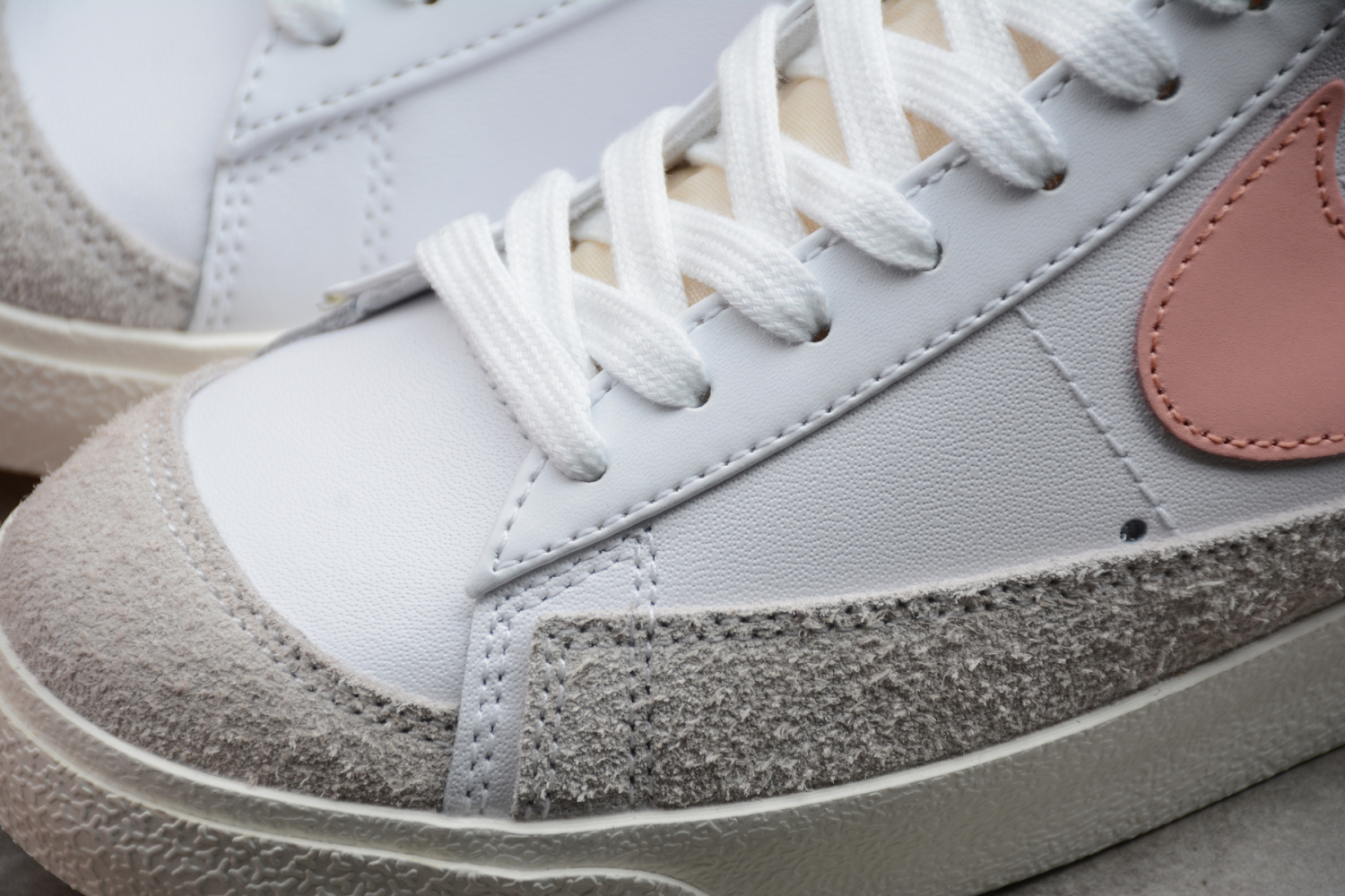 Nike Blazer Mid 77 White Atomic Pink (W)  CZ1055-110