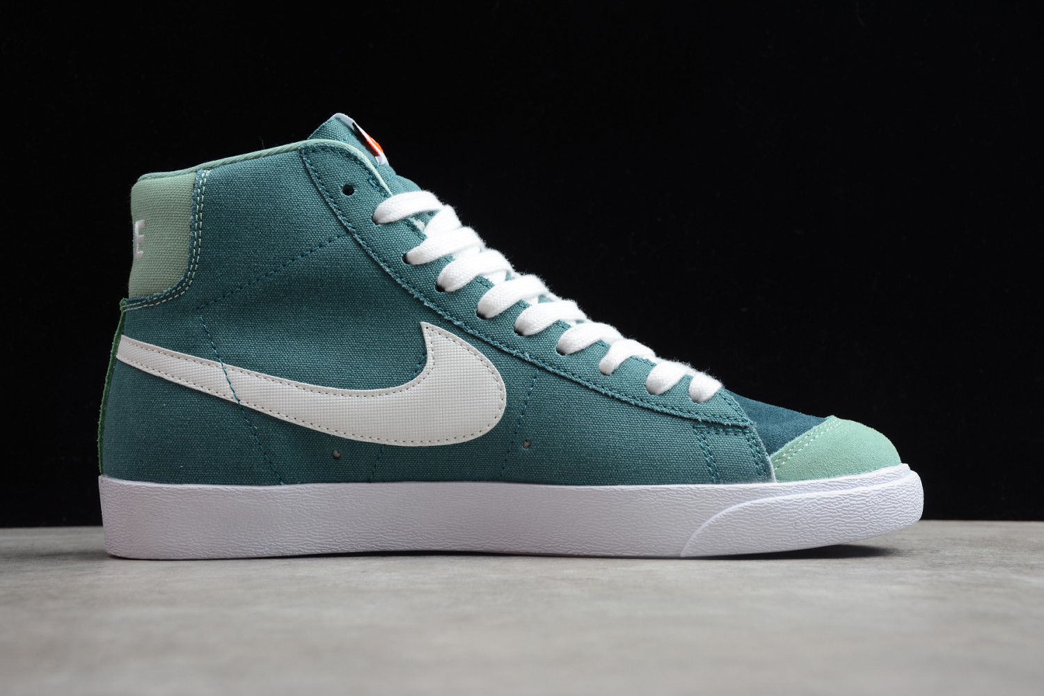 Nike Blazer Mid 77 Vintage Jade Ash Green - CZ4609-300