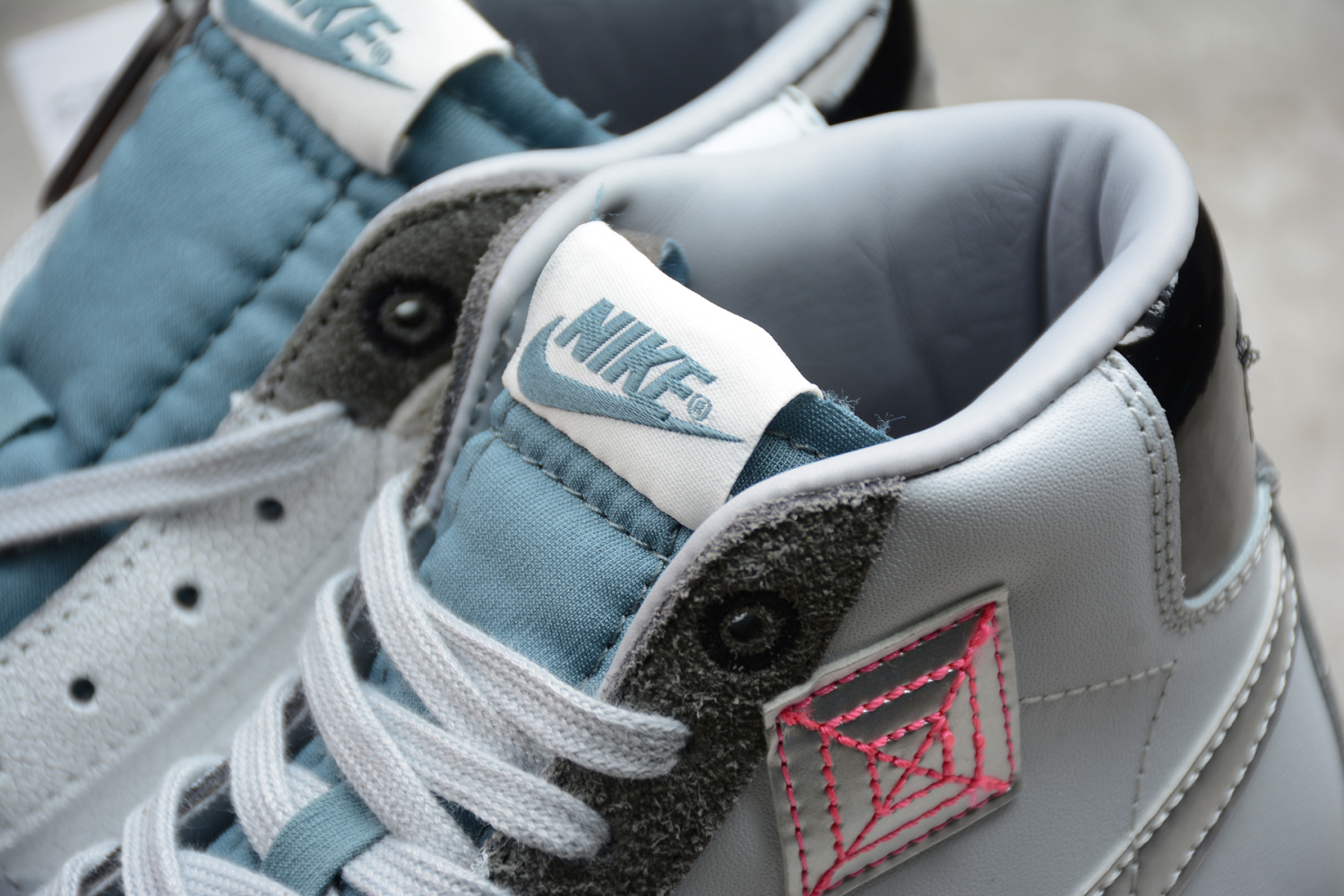 NIKE BLAZER MID 77 SHANGHAI DC9170-001
