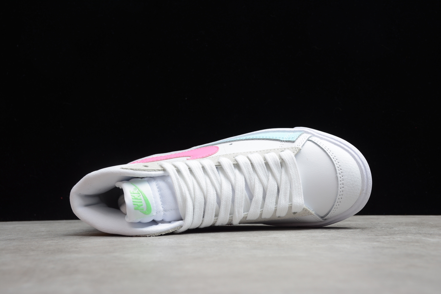 Nike Wmns Blazer Mid Vintage 77   DA4295 100