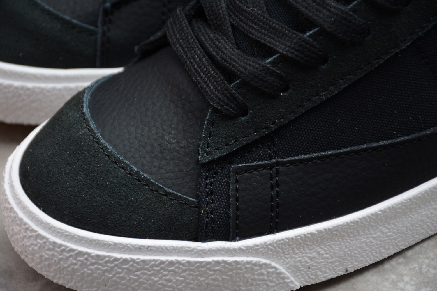 NIKE SLAM JAM BLAZER MID CD8233-001