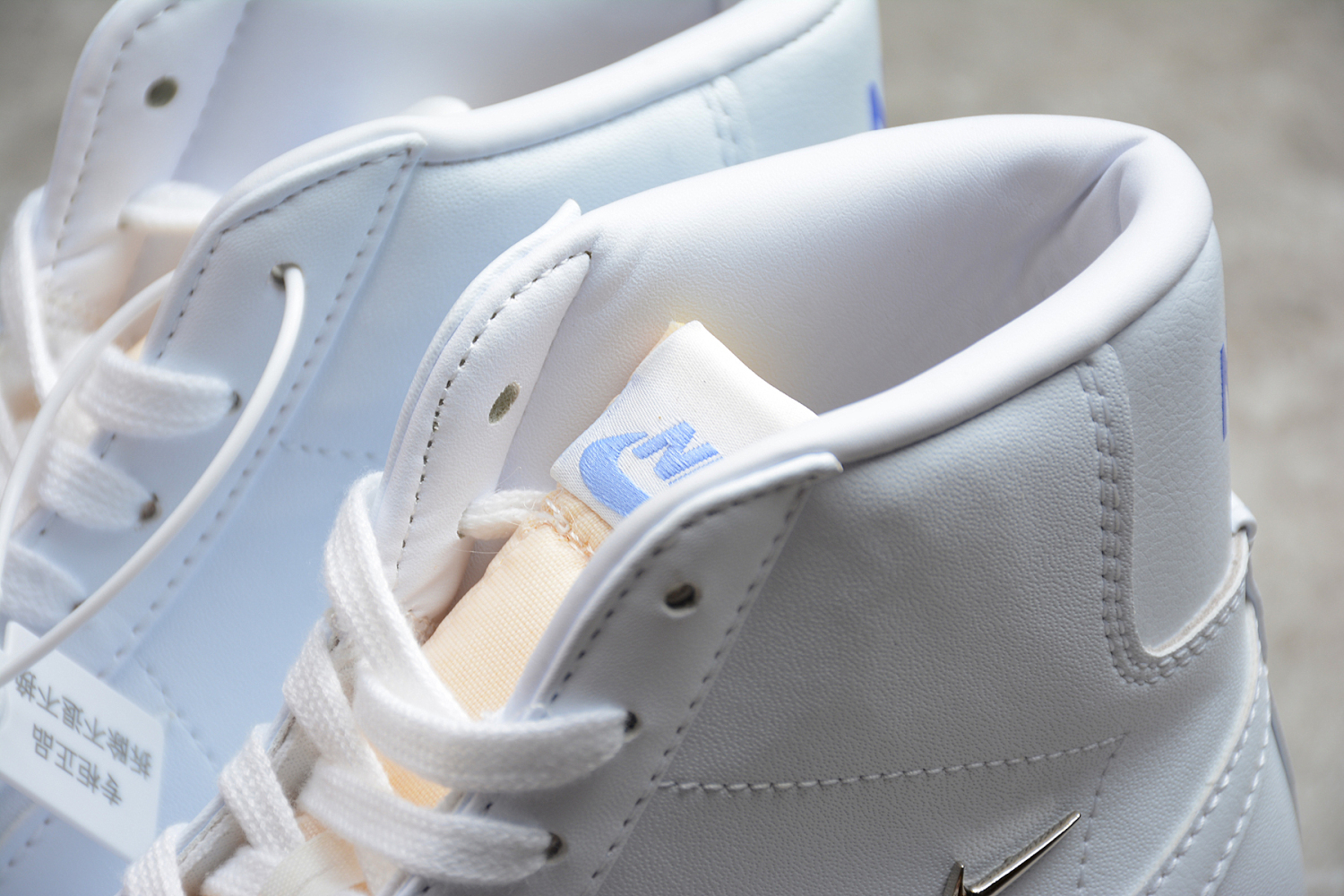 NIKE BLAZER MID 77 LX  CZ4627-100