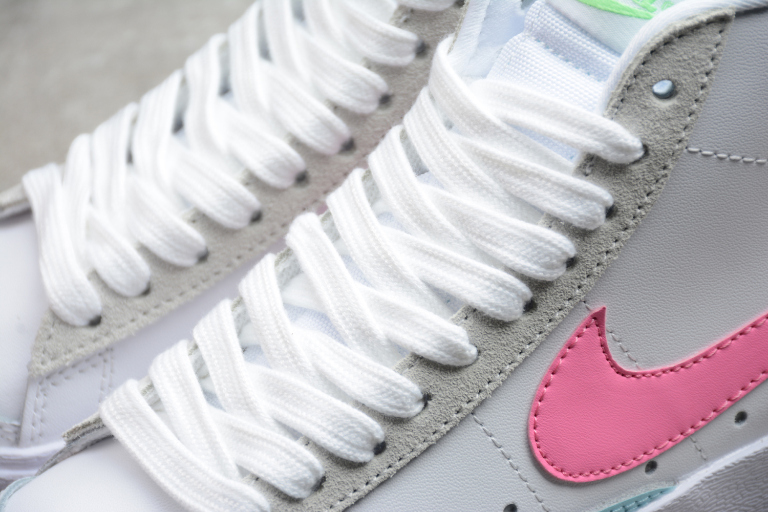Nike Wmns Blazer Mid Vintage 77   DA4295 100