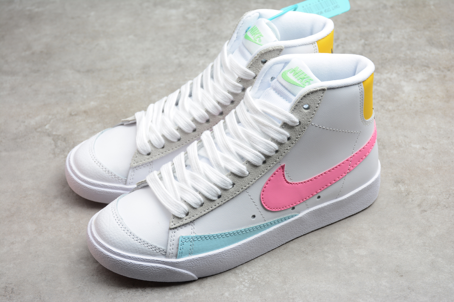 Nike Wmns Blazer Mid Vintage 77   DA4295 100