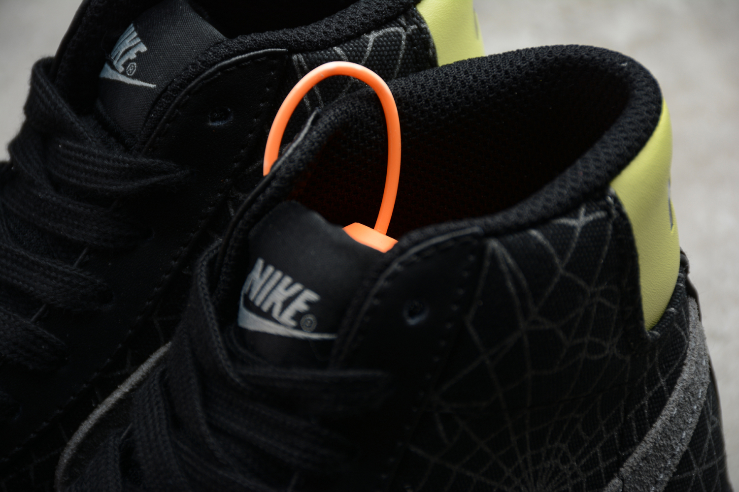 NIKE BLAZER MID 77  DC1929-001