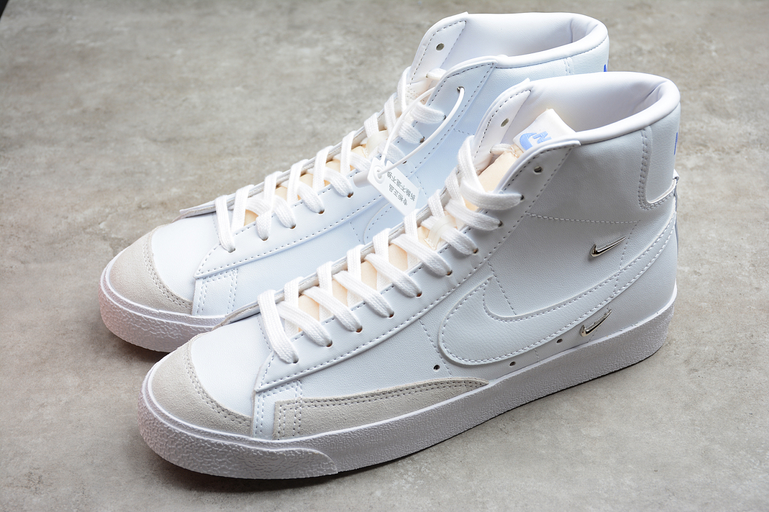 NIKE BLAZER MID 77 LX  CZ4627-100
