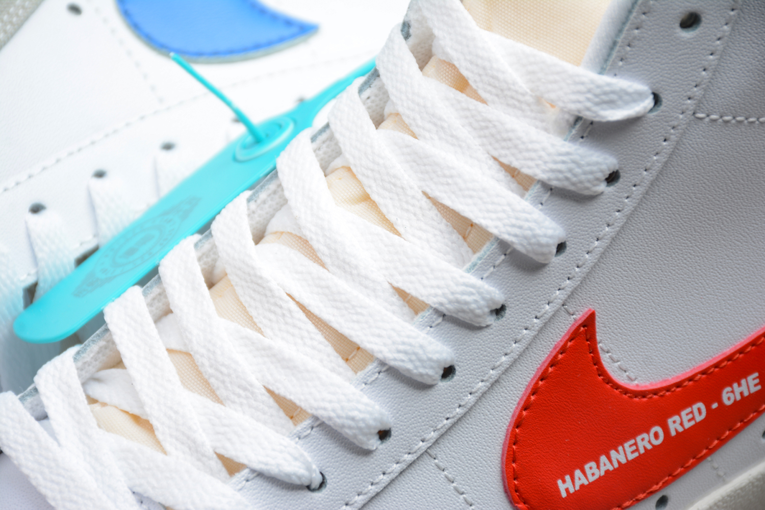 Wmns Nike SB Blazer Mid 77 Color Code White Red Green DA2142-146