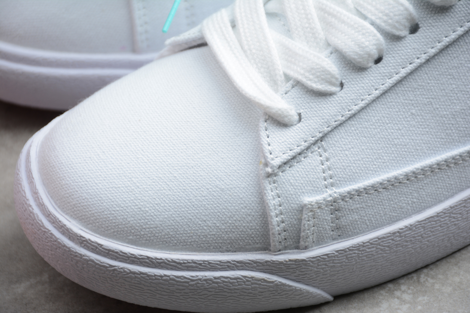 Nike SB Blazer Low White Sail Red Hook Blue AV9371-110