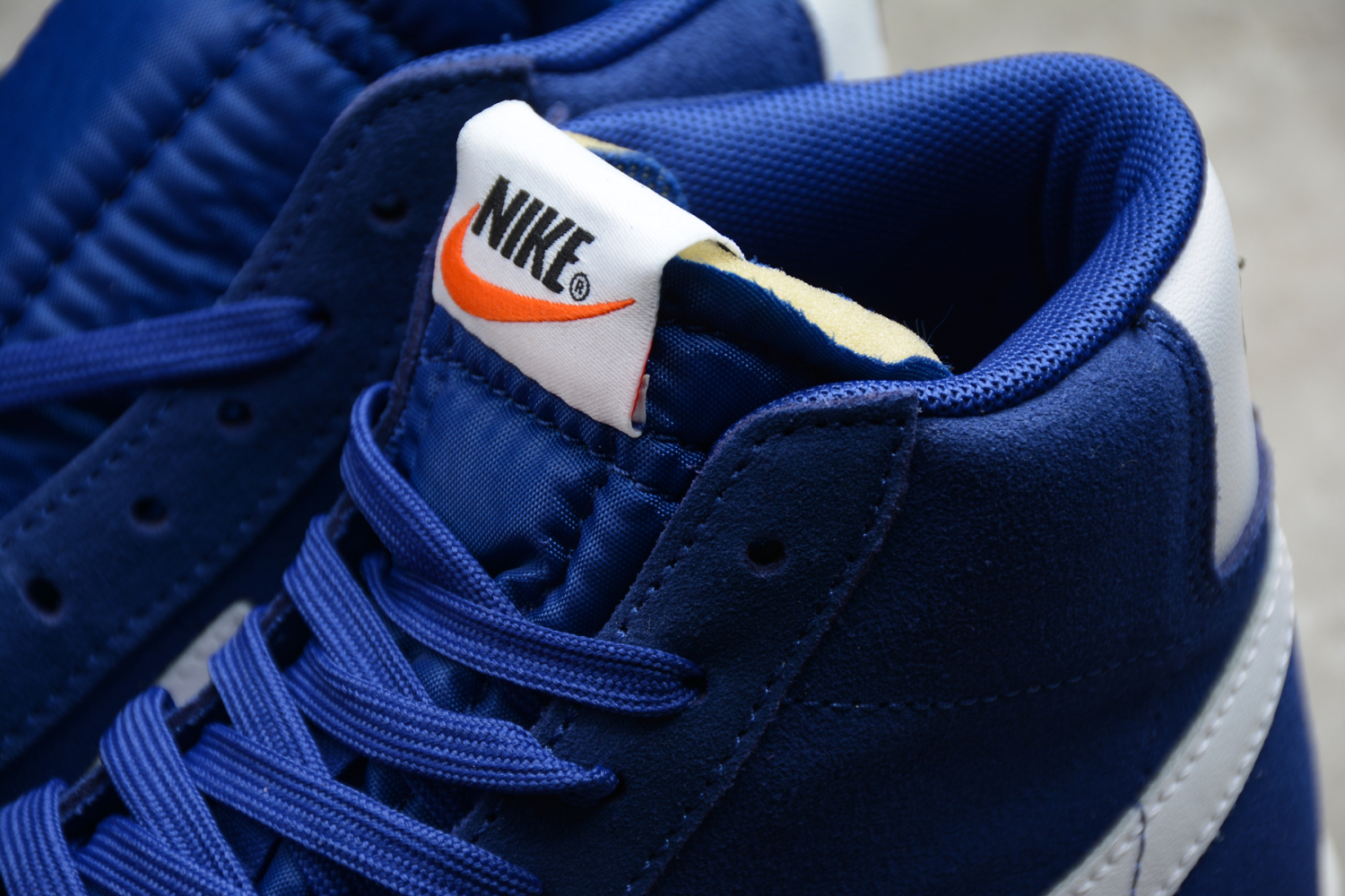 Nike Blazer Mid 