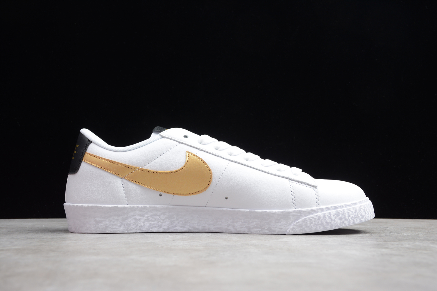 Nike Blazer Low QS HH White Metallic Gold Black AV9370-107