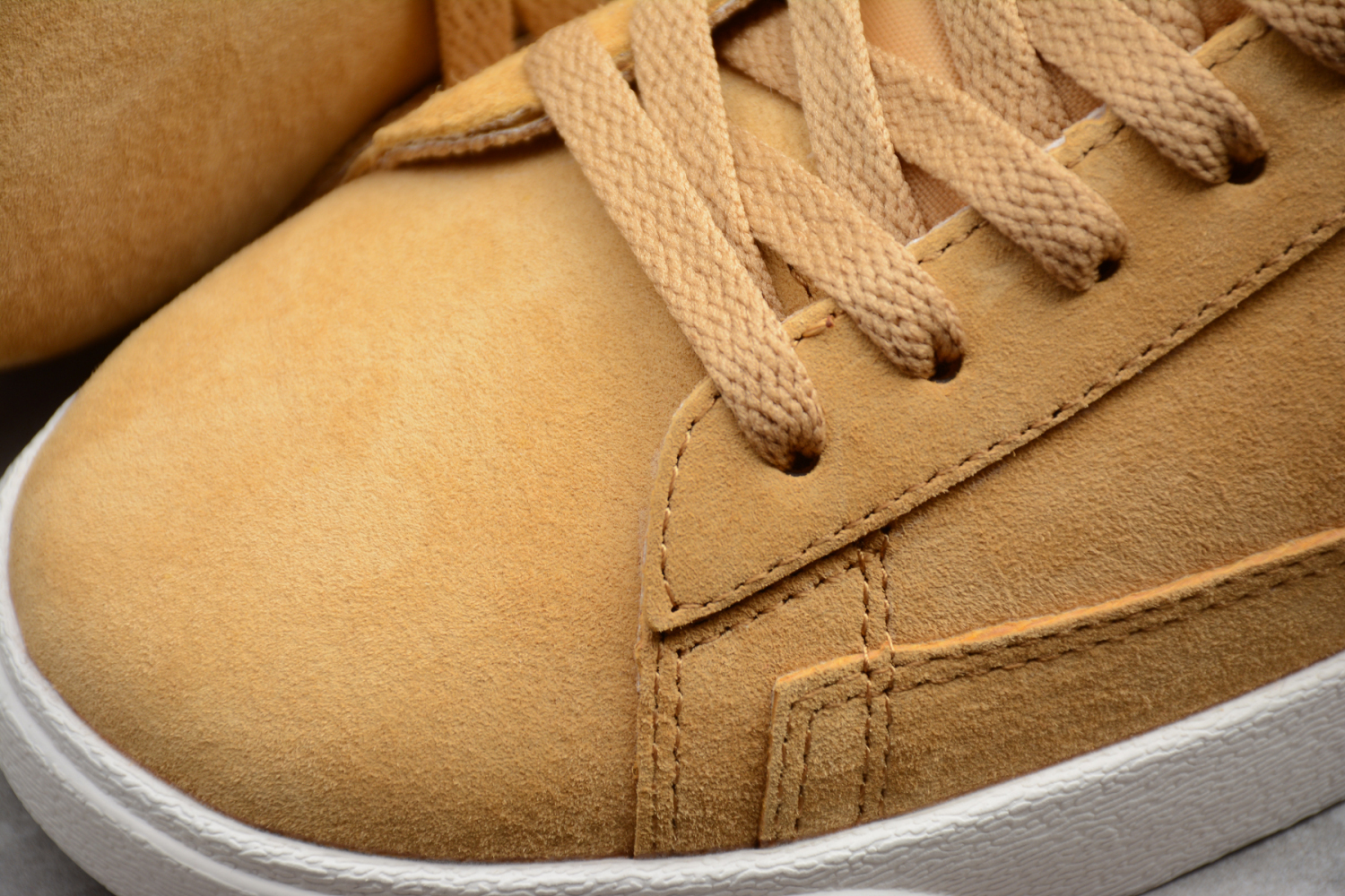 Nike WMNS Blazer Mid Suede Vintage Elemental Gold/Sail-Sail-Black, yellow 917862-700