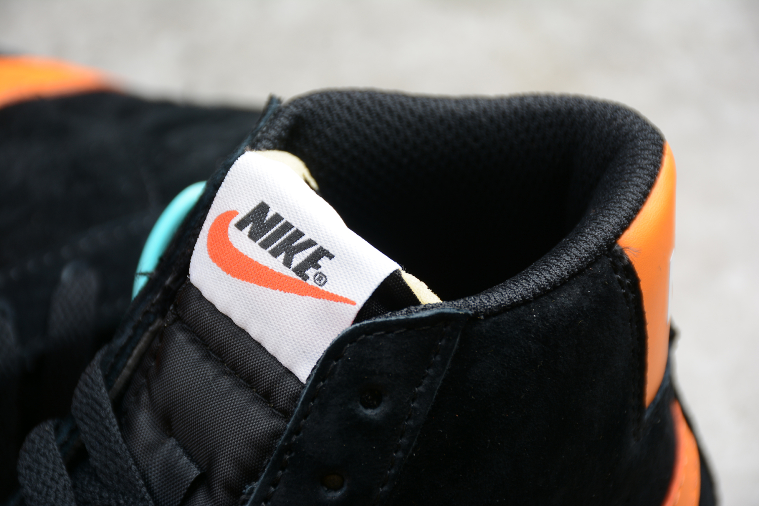Nike Blazer Mid Vintage Black Amber  CJ9693-001