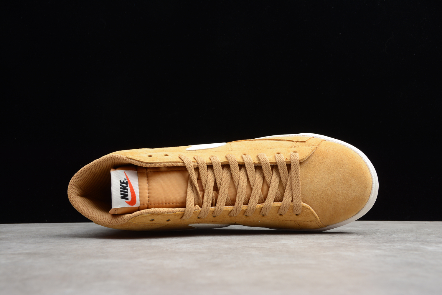 Nike WMNS Blazer Mid Suede Vintage Elemental Gold/Sail-Sail-Black, yellow 917862-700