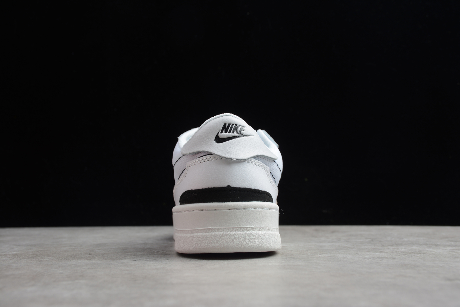 OVERKILL Nike Squash Type GS CJ4119 100