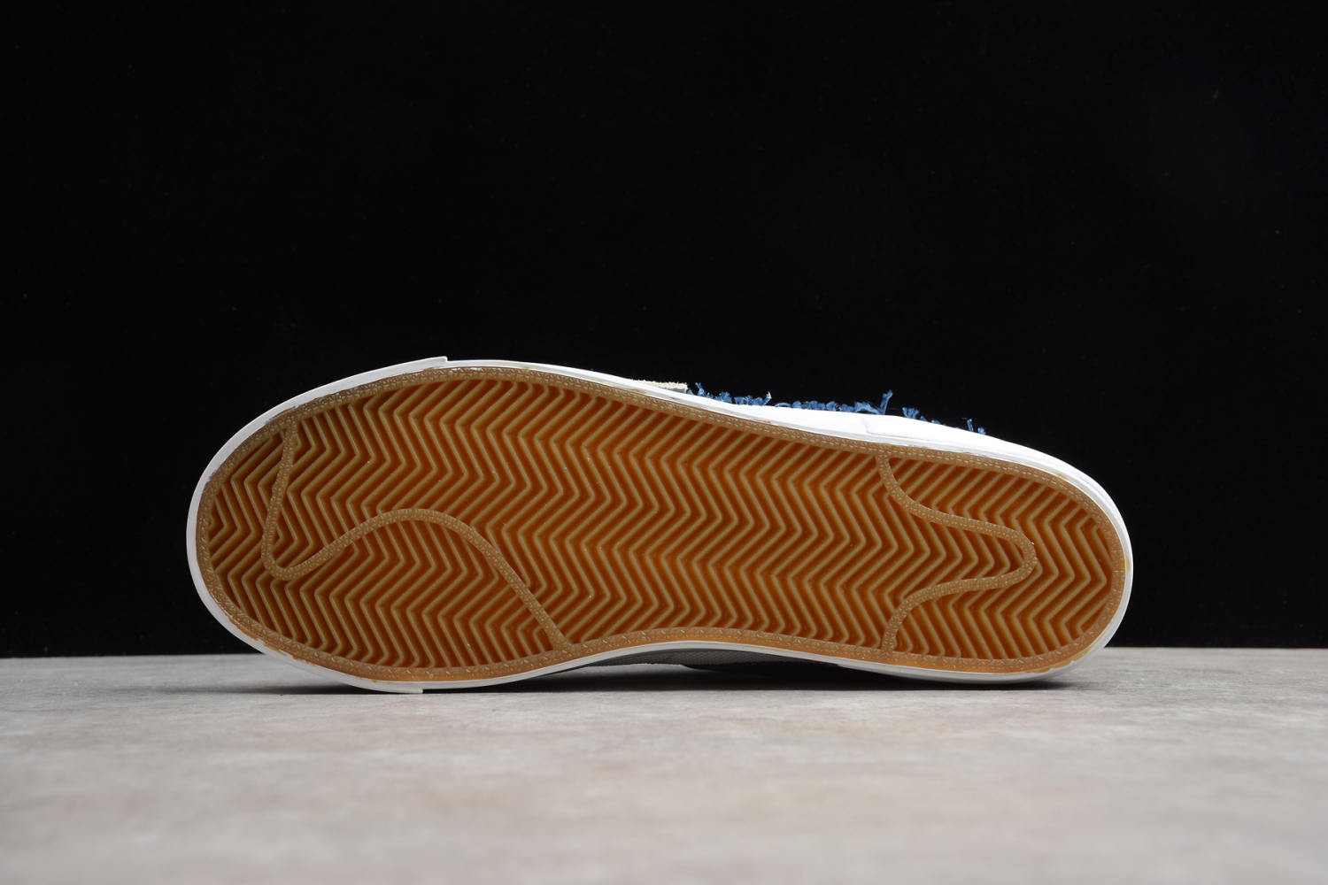 Nike SB Blazer Mid Edge Hack Pack White  CI3833-100
