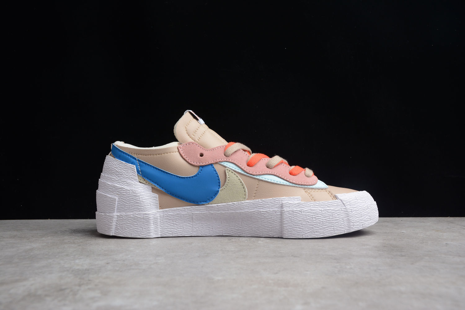 Nike Blazer Low sacai KAWS Reed DM7901-100
